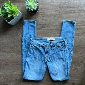Hollister | Light Blue Low-Mid Rise Skinny Jeggings Stretchy Jeans Back Pocket